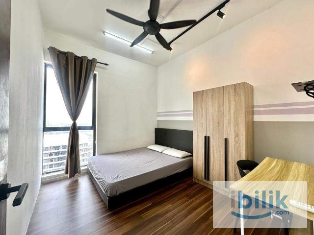 Room for rent in Petaling, Alam Impian