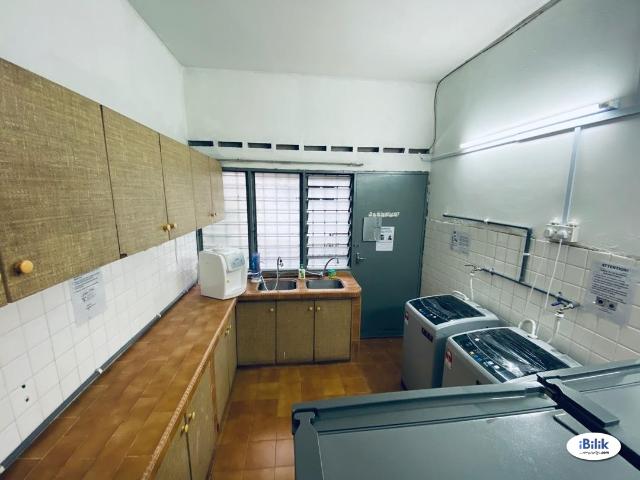 Room for rent in Petaling, Damansara Damai