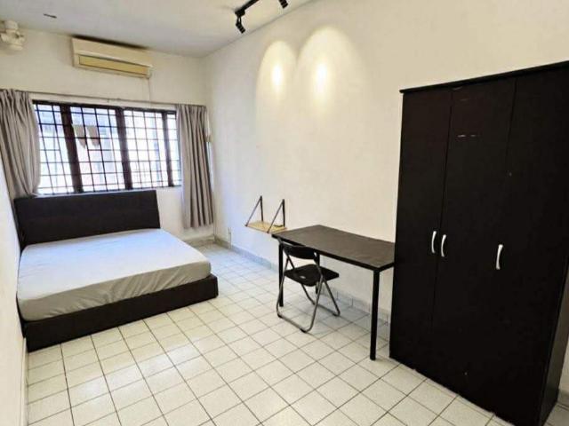 Room for rent in Petaling, Damansara Damai
