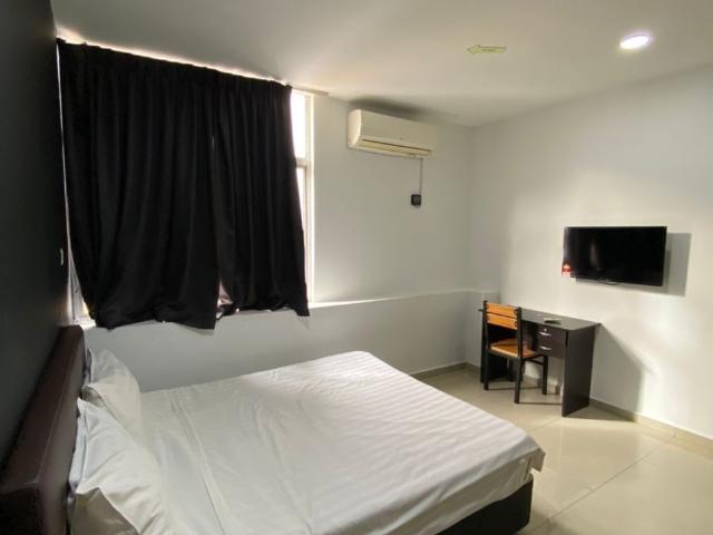 Room for rent in Petaling, Alam Impian