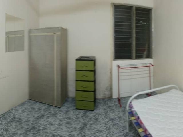 Room for rent in Petaling, Alam Impian