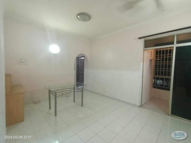 Room for rent in Mukim 13, Georgetown