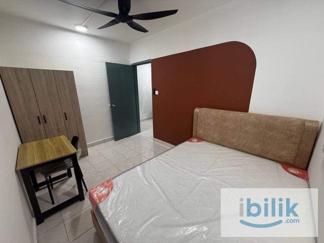 Room for rent in PJU 8, Petaling Jaya