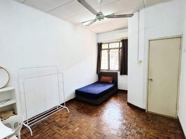 Room for rent in Petaling, Damansara Damai