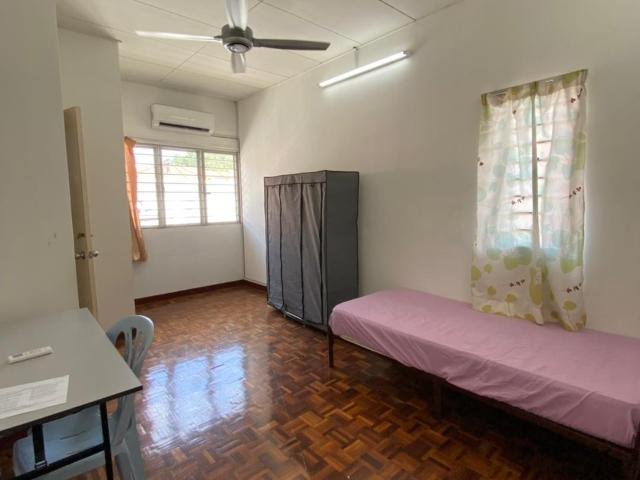 Room for rent in Petaling, Damansara Damai