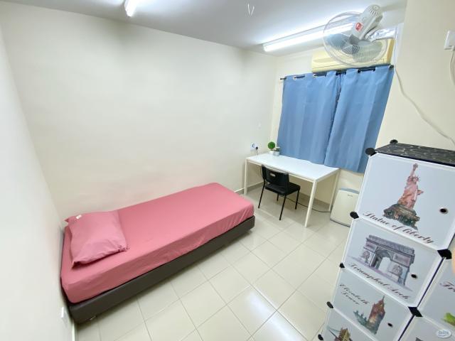 Room for rent in USJ 10 Taipan Triangle, Majlis Bandaraya Subang Jaya