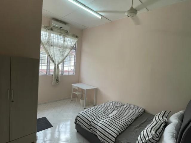 Room for rent in Sendayan Village, Negeri Sembilan