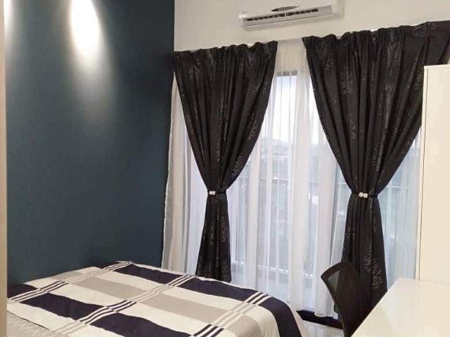 Room for rent in Petaling, Alam Impian