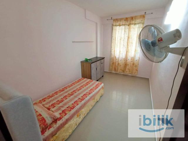 Room for rent in Gat Lebuh Macallum, George Town
