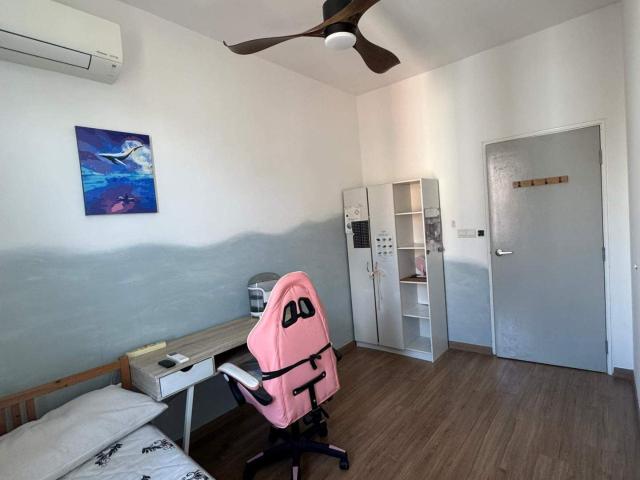 Room for rent in Petaling, Alam Impian