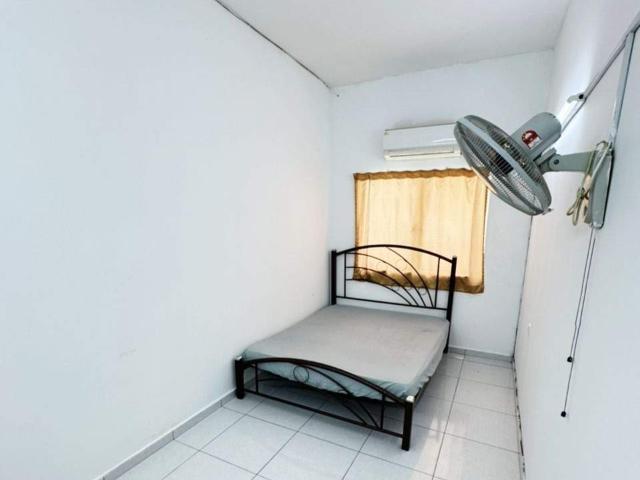 Room for rent in Jenjarom, Selangor