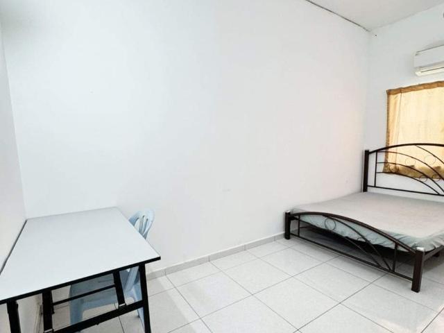 Room for rent in Jenjarom, Selangor