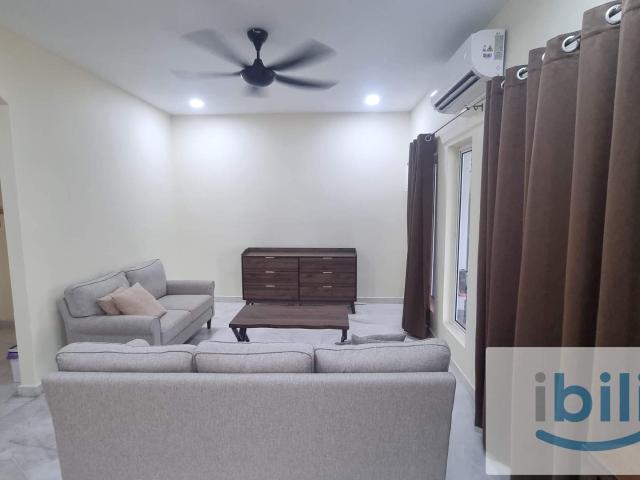 Room for rent in Petaling, Alam Impian