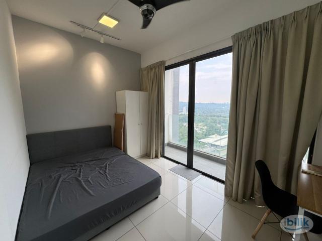 Room for rent in Petaling, Alam Impian