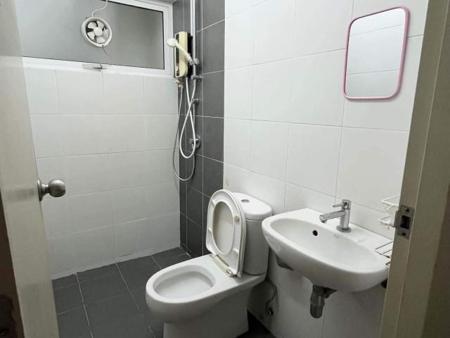 Room for rent in Petaling, Damansara Damai