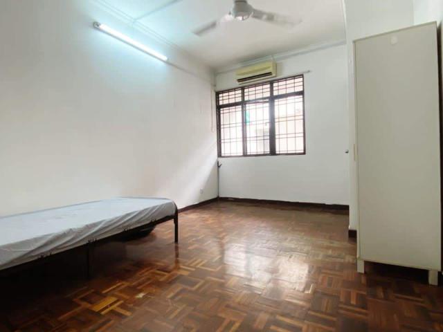 Room for rent in Petaling, Damansara Damai
