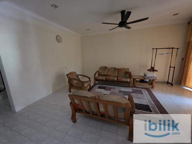 Room for rent in Perak, Intan