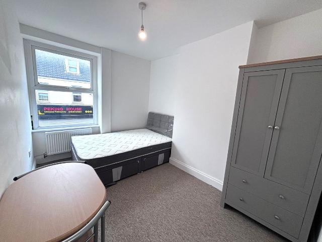 Room for rent in Yeovil, Somerset
