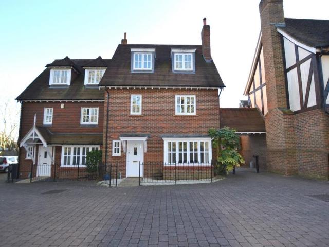 House for rent in Bolnore Village, Perryfields
