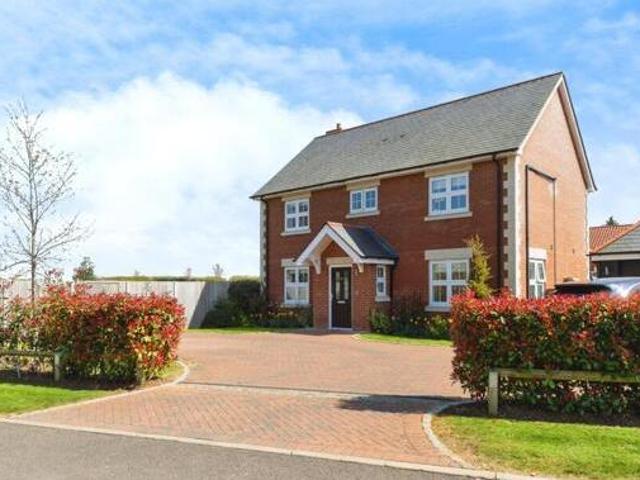 House for sale in Henlow, Bedfordshire
