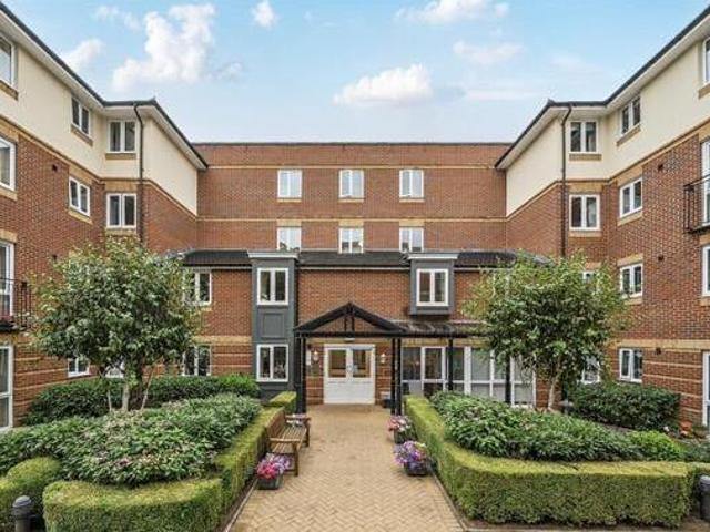 House for sale in Batchworth, Hertfordshire