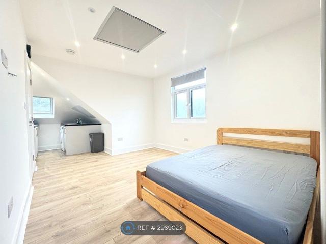 Studio for rent in Lane, Greater London