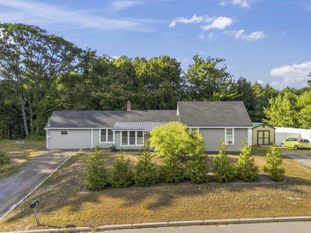 House for sale in Topsham, Sagadahoc County