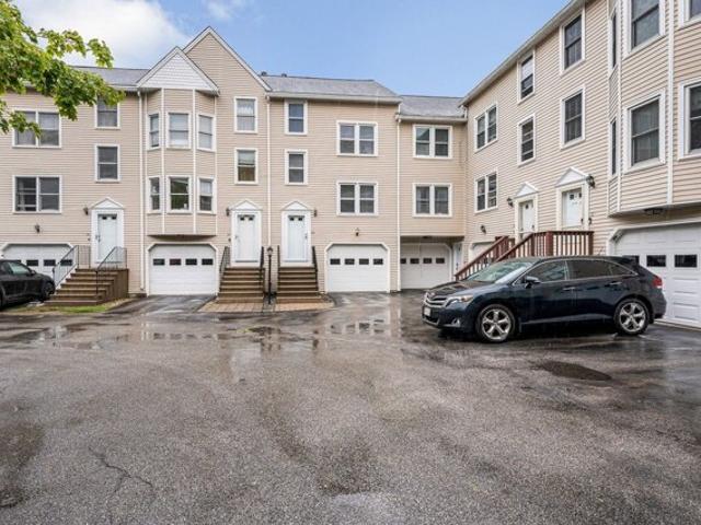 Condo for sale in Lowell, Massachusetts