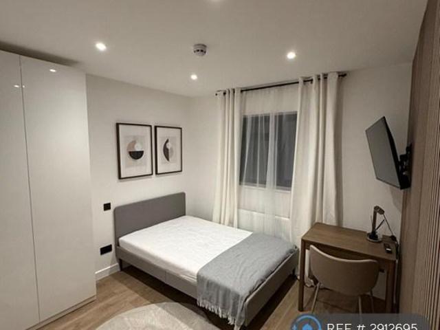 House for rent in Hackbridge, Greater London