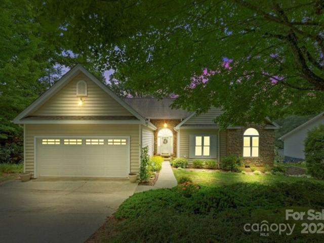 House for sale in Hendersonville