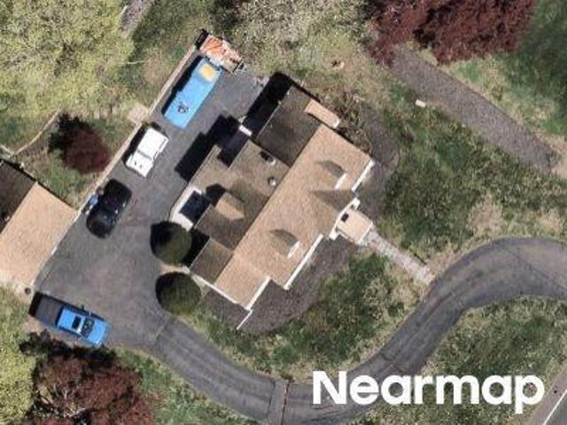 House for sale in Montowese, North Haven