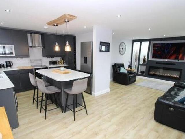 House for sale in Pogmoor, South Yorkshire