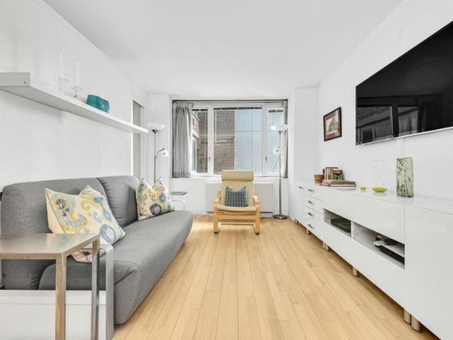 Apartment for sale in Arverne, New York