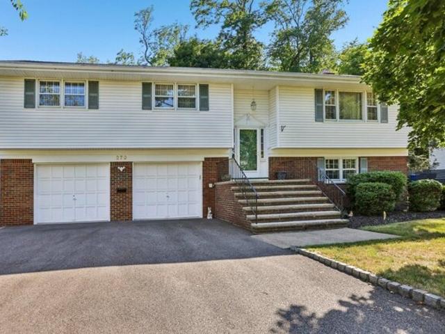 House for sale in Paramus, New Jersey