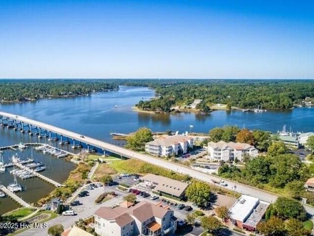 Condo for sale in Oriental