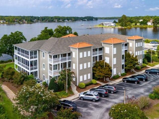 Condo for sale in Oriental