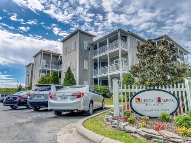 Condo for sale in Oriental