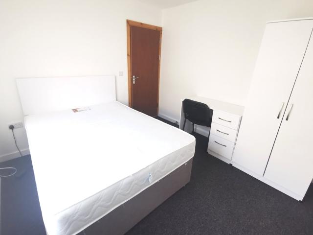 House for rent in Nangreaves, Wales