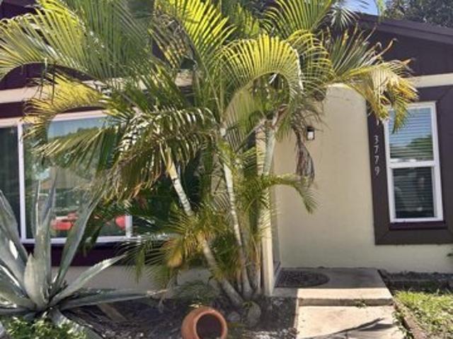 House for sale in Greenacres