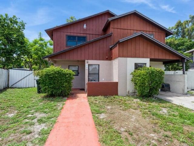 House for sale in Greenacres