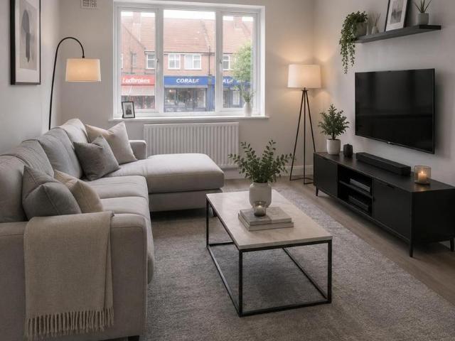 Apartment for rent in London Borough of Merton, Raynes Park