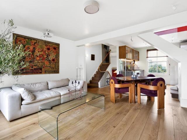 Apartment for rent in Highbury, Greater London