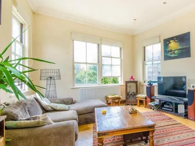 Apartment for rent in Highbury, Greater London