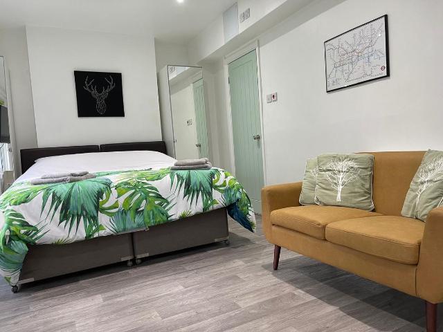 Studio for rent in Newington Green, Greater London