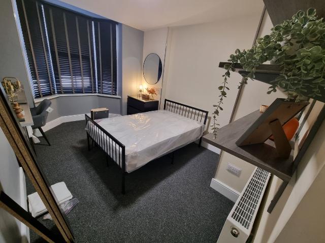 Studio for rent in Ermine West, Brayford