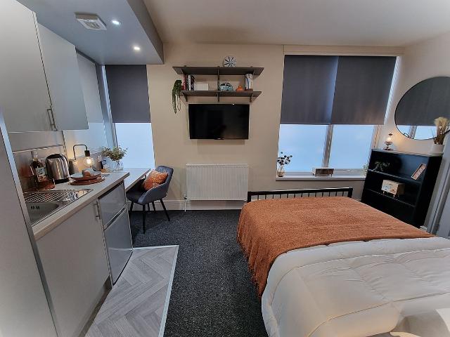 Studio for rent in Ermine West, Brayford