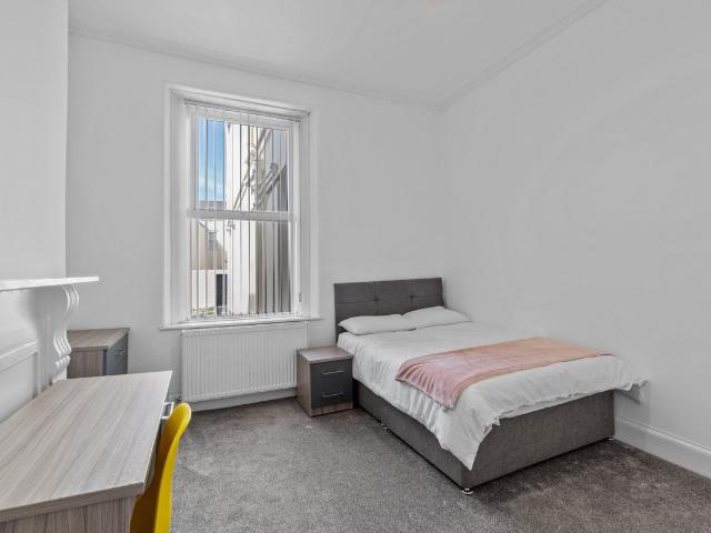 Room for rent in Greenbank, Mount Wise