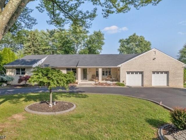 House for sale in Clark House for sale in Clark
