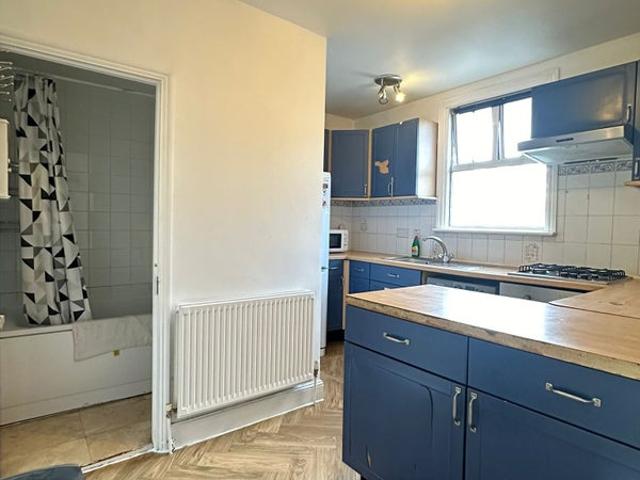 Apartment for rent in Mile End, Greater London
