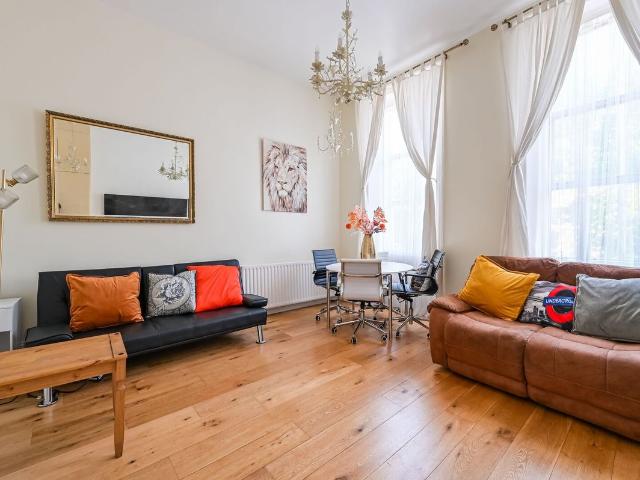 Apartment for rent in Mile End, Greater London